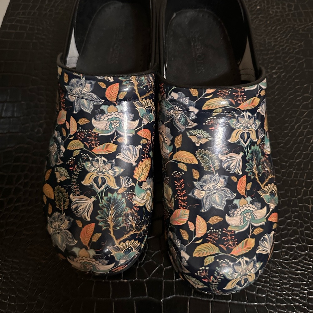 Floral Black Women's Clogs